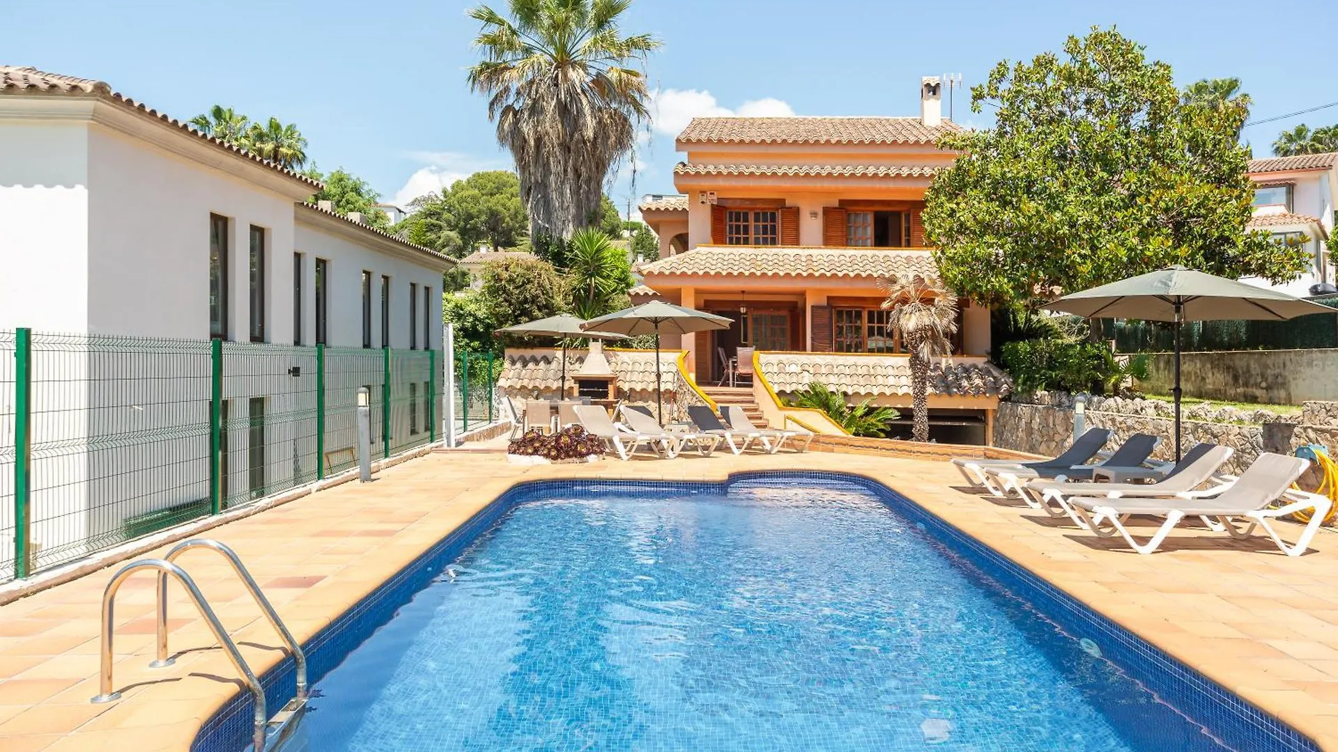 Picasso En Lloret يوريت دي مار